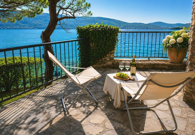Villa in Toscolano-Maderno - Villa Coccodrilla Lake front