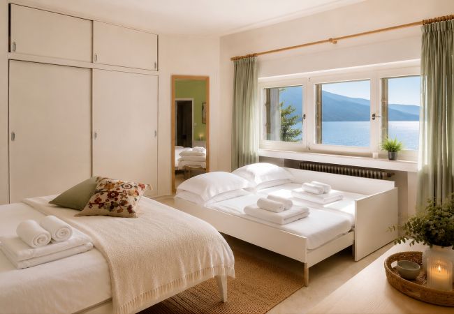Villa in Toscolano-Maderno - Villa Coccodrilla Lake front