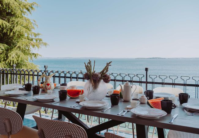 Villa in Moniga del Garda - Villa Dolcelago Lake front