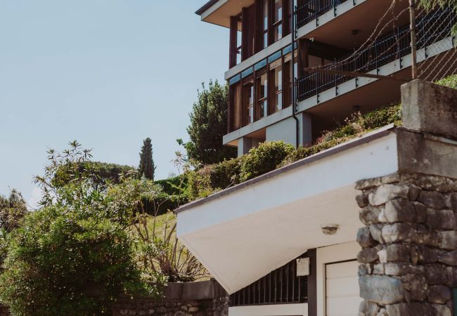 Villa in Moniga del Garda - Villa Dolcelago Lake front