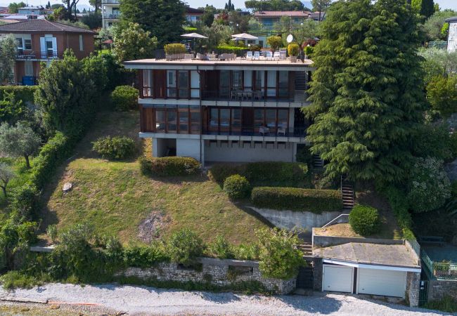 Villa in Moniga del Garda - Villa Dolcelago Lake front
