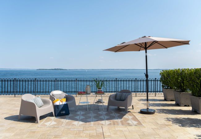 Villa in Moniga del Garda - Villa Dolcelago Lake front