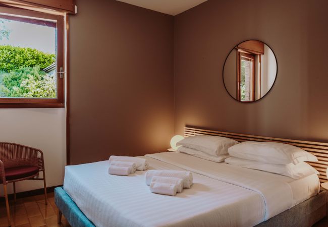 Villa in Moniga del Garda - Villa Dolcelago Lake front