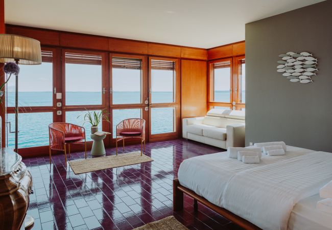 Villa in Moniga del Garda - Villa Dolcelago Lake front